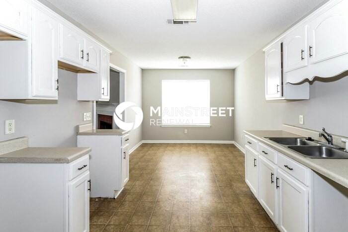 1052 Cross Wood Lane - Photo 7 of 16