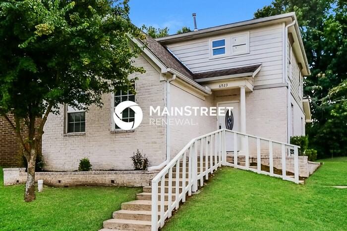 6923 Parkbrook Ln - Photo 2 of 18