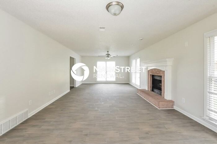 8267 Post Creek Cove - Photo 4 of 18