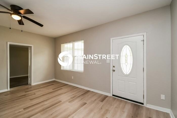 4733 Irvington Ave - Photo 4 of 16