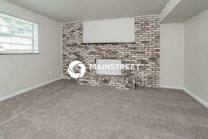 5821 Outer Drive - Photo 5 of 17