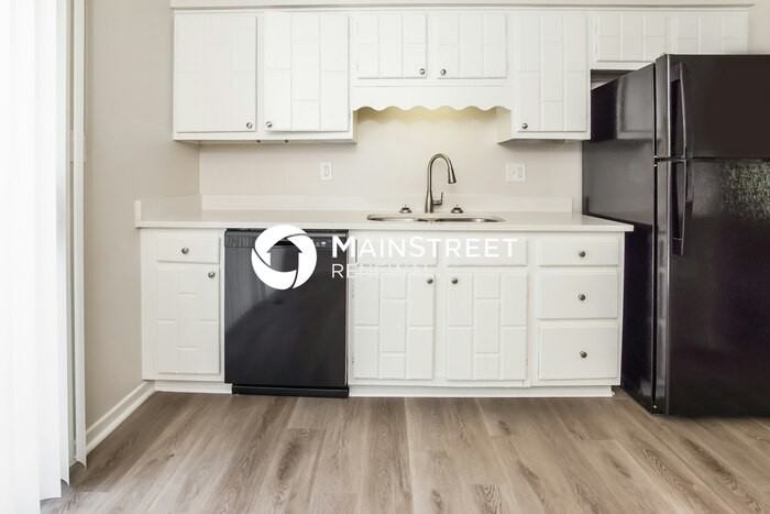 5821 Outer Drive - Photo 6 of 17