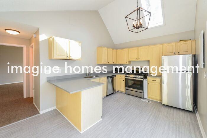 537 Raymond Ave - Photo 7 of 17