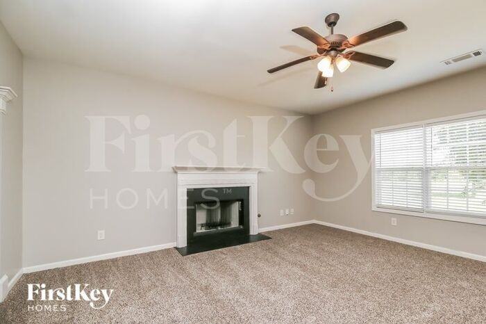 2176 Grant Ave - Photo 2 of 16