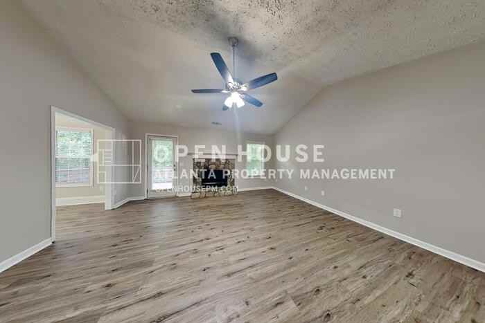 3013 Rockview Dr - Photo 6 of 22