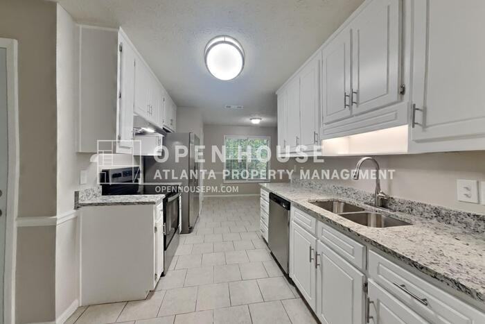 3013 Rockview Dr - Photo 7 of 22