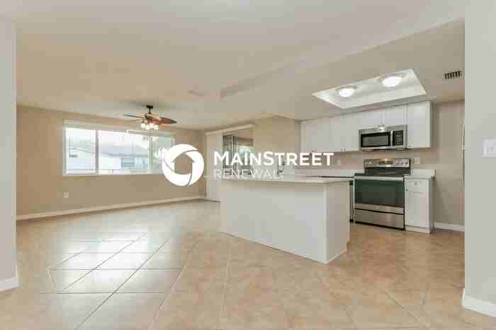 4153 Woodtrail Blvd - Photo 5 of 16