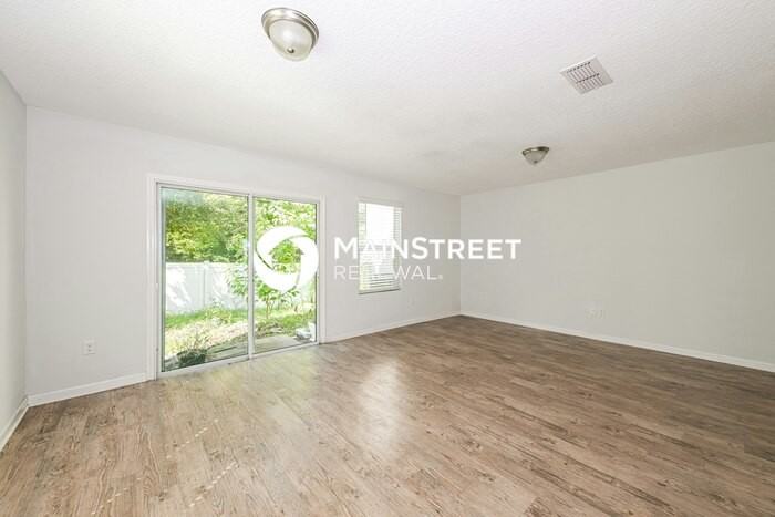 548 Eiseman Way - Photo 2 of 19