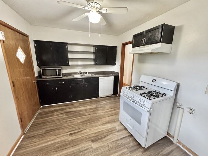 1761 Cornelia Ln - Photo 7 of 21