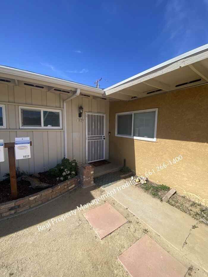 1020 W Avenue J14 - Photo 2 of 12