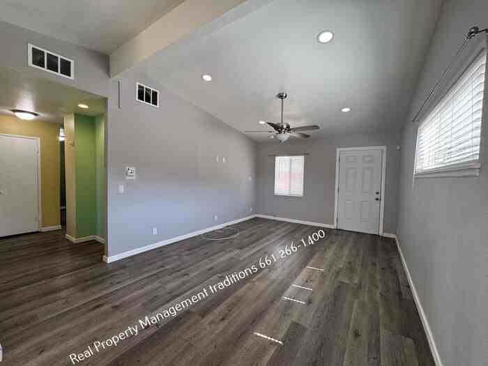 1020 W Avenue J14 - Photo 6 of 12