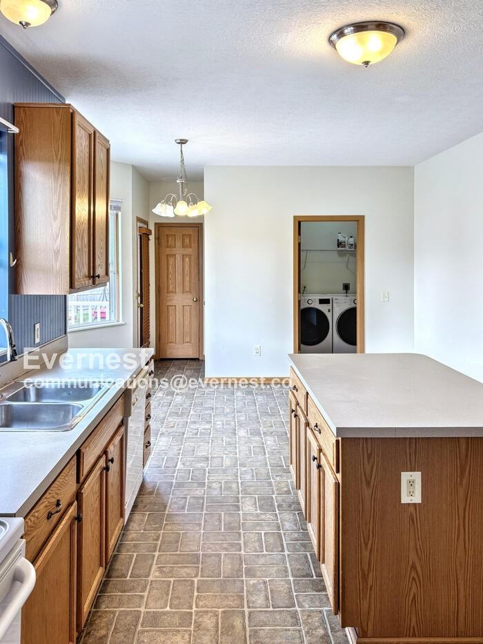 817 Bent Oak Dr - Photo 3 of 30