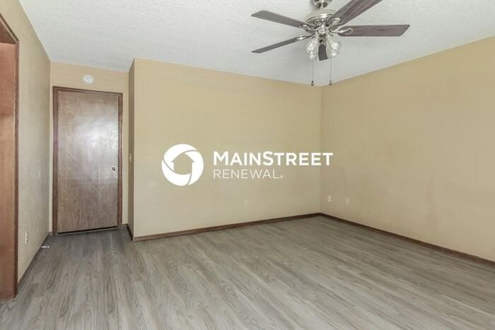 10616 S Blackwelder Ave - Photo 7 of 16