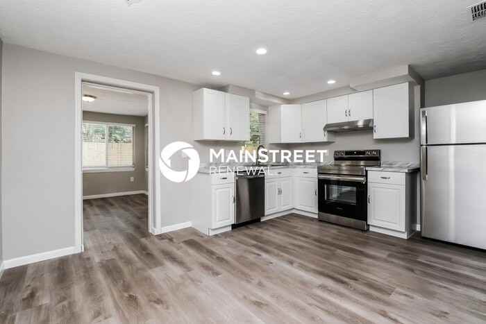 7323 Cypress Dr - Photo 4 of 16