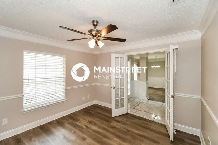 576 Thornberry Rd - Photo 7 of 16