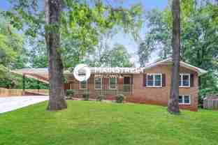 3720 Pacific Dr - Photo 1 of 1