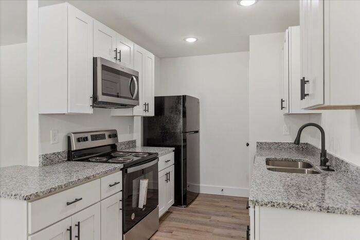 2124 Country Club Rd - Photo 2 of 12