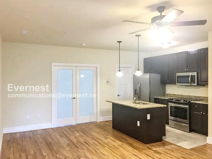 6 South Harvie Street #F - Photo 3 of 11