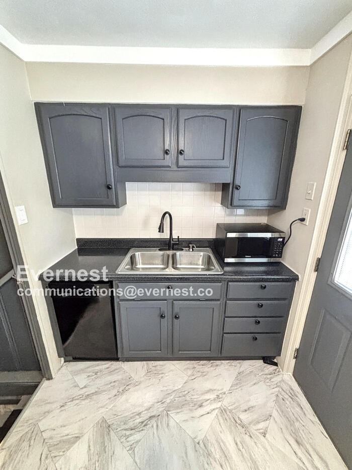 6511 Southwest Ave - Photo 3 of 23