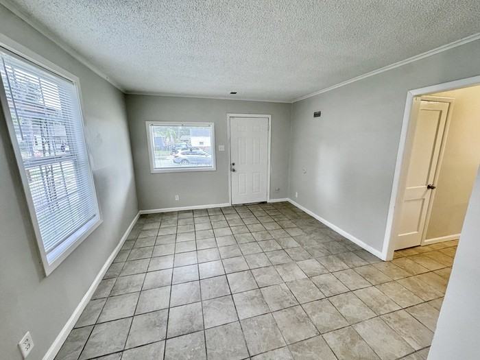 1623 Harville St - Photo 5 of 18