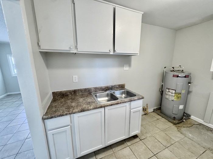 1623 Harville St - Photo 6 of 18