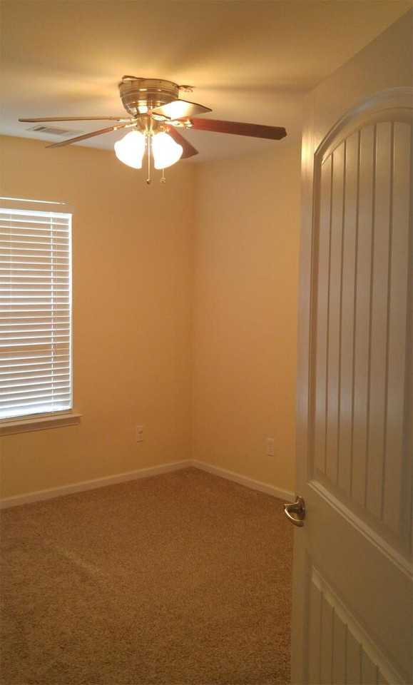 34 Twin Oaks Pl - Photo 6 of 12