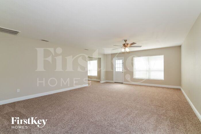 5401 Oro Valley Rd - Photo 3 of 16