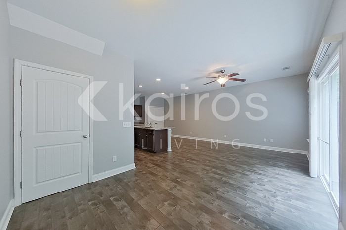 407 Ferguson Ln - Photo 2 of 22