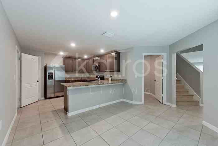 8502 Indian Laurel Ln - Photo 4 of 27