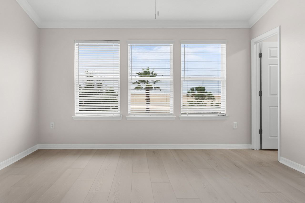 3869 Plainview Dr #1 - Photo 6 of 33