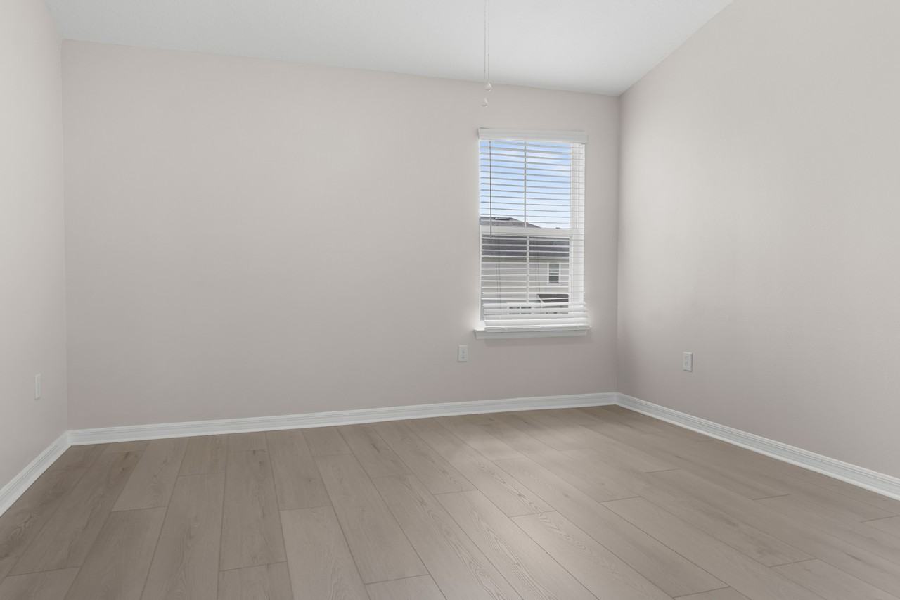 3869 Plainview Dr #1 - Photo 3 of 33