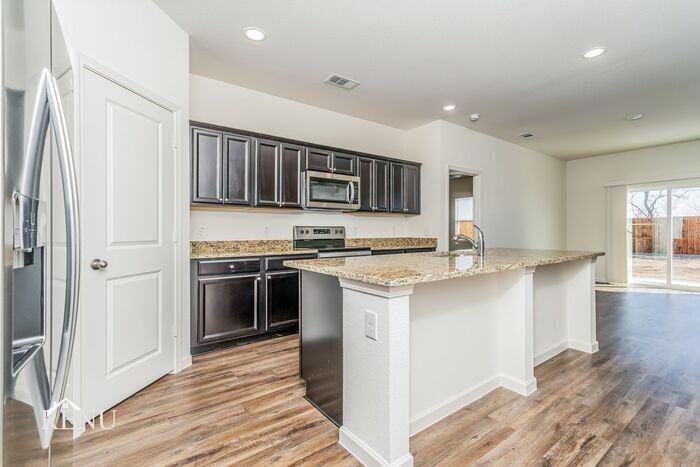 503 London Drive #503LD - Photo 4 of 38