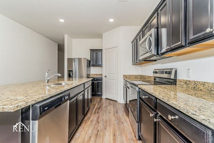 503 London Drive #503LD - Photo 5 of 38