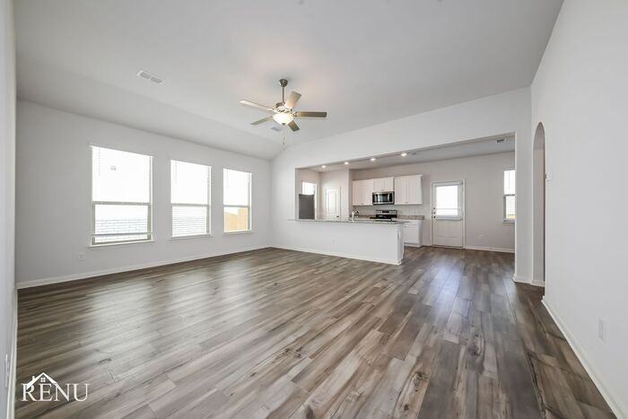 2041 Hialeah Dr - Photo 4 of 17