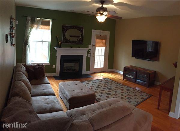 436 Prospect Ave - Photo 2 of 10