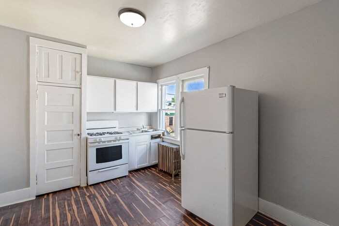 529 Colorado Ave #210 - Photo 2 of 9