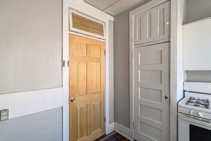 529 Colorado Ave #210 - Photo 3 of 9