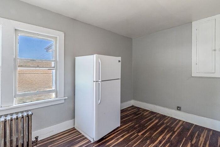 529 Colorado Ave #210 - Photo 4 of 9