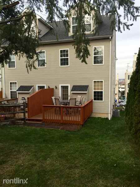 436 Prospect Ave - Photo 3 of 10