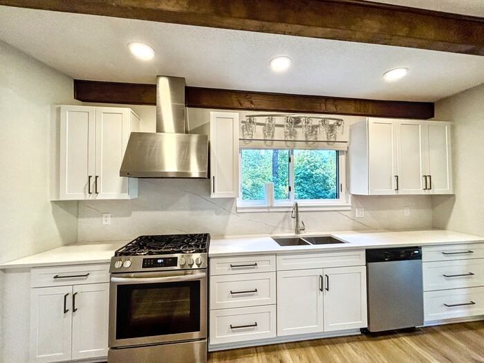 5709 Vincent Rd - Photo 6 of 40