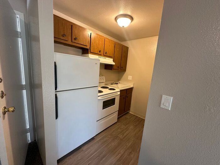 543 W 6th St #A8 - Photo 4 of 4