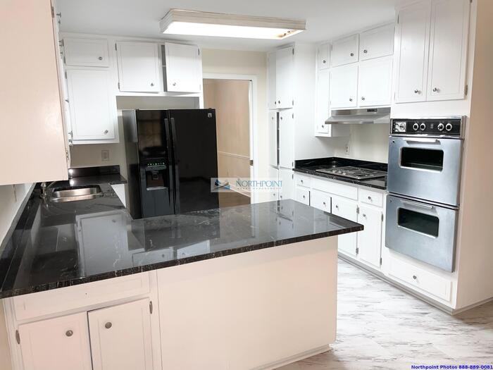 126 Weatherstone Pkwy - Photo 3 of 33