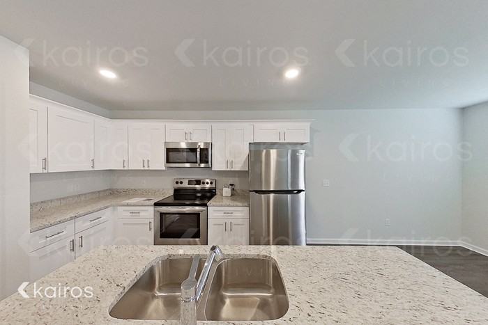 205 Redwood Ct - Photo 6 of 14