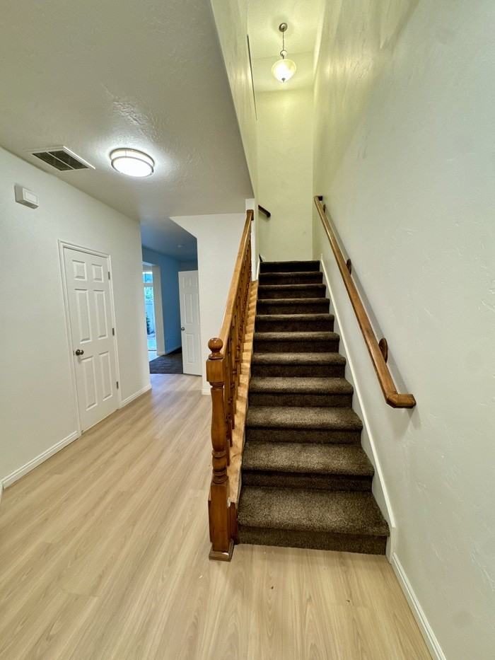 1136 Sutton Dr - Photo 2 of 27