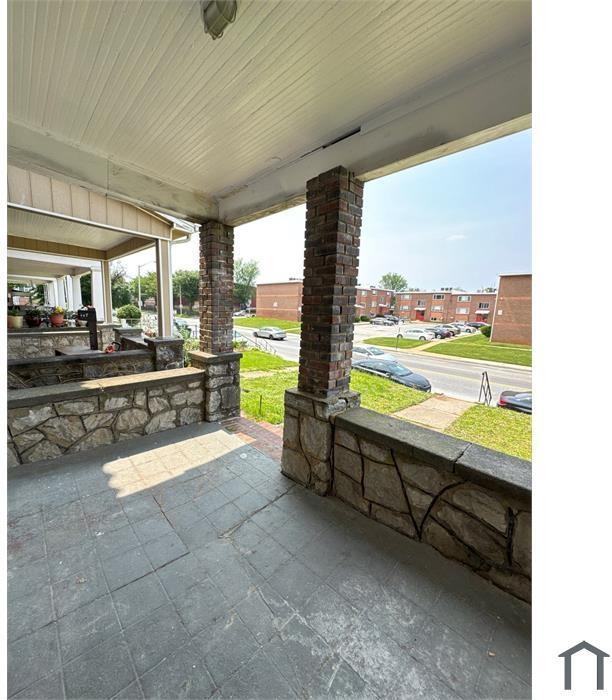 2800 W Cold Spring Ln - Photo 2 of 19