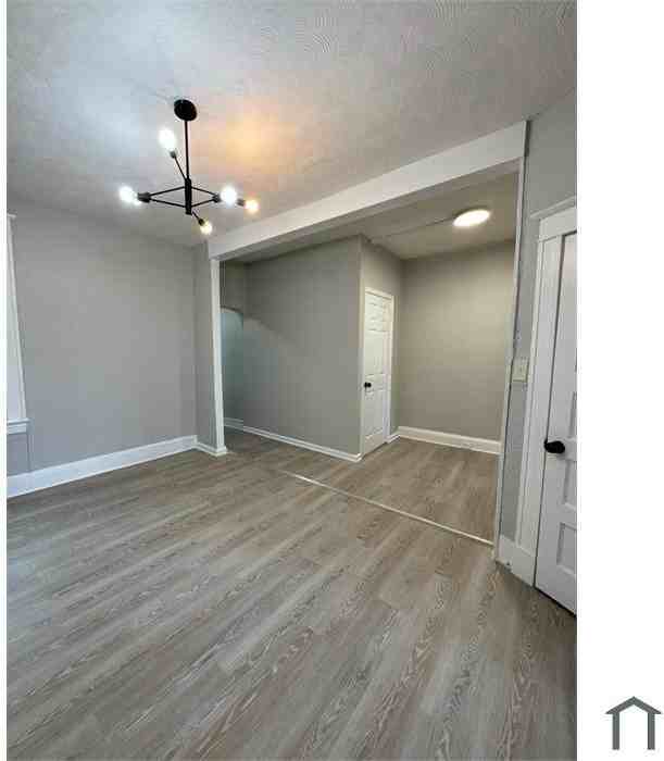 2800 W Cold Spring Ln - Photo 5 of 19