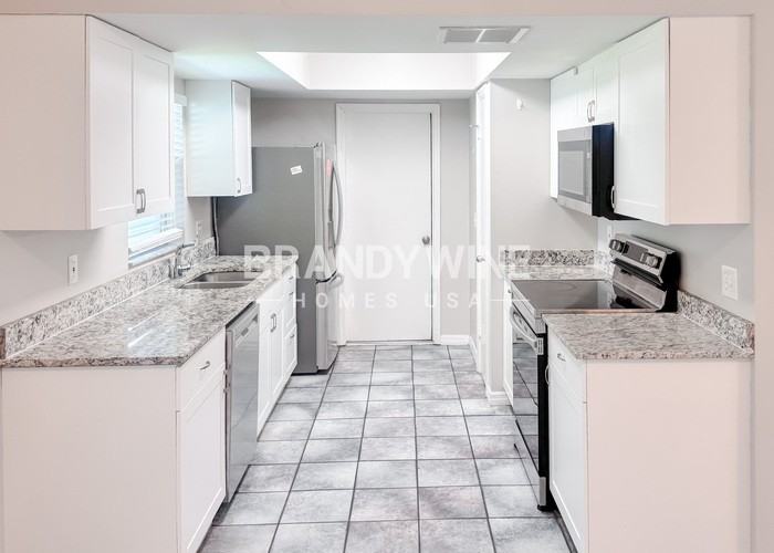 805 Sprucewood Lane - Photo 6 of 19