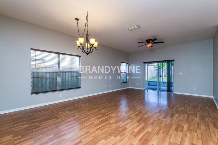 747 Star Pointe Dr - Photo 3 of 21