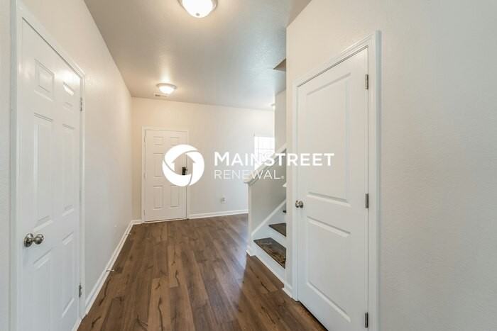 880 Clover Cir - Photo 4 of 19