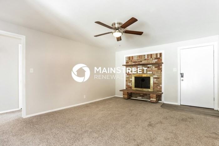 1140 Jamaica St - Photo 2 of 17